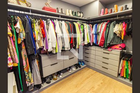 Apartamento à venda com 230m², 4 quartos e 3 vagas Apartamento à venda com 230m², 4 quartos e 3 vagasSuíte 4 - Closet