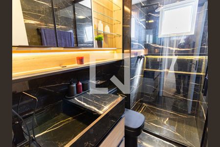 Apartamento à venda com 230m², 4 quartos e 3 vagas Apartamento à venda com 230m², 4 quartos e 3 vagasBanheiro 2 da Suíte 4