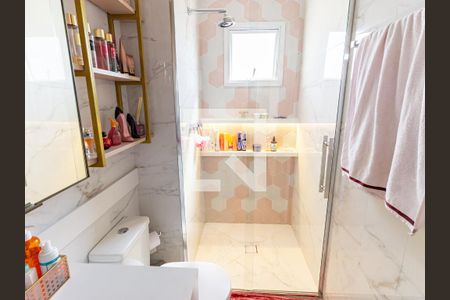 Apartamento à venda com 230m², 4 quartos e 3 vagas Apartamento à venda com 230m², 4 quartos e 3 vagasBanheiro da Suíte 2