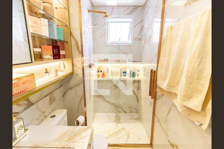 Apartamento à venda com 230m², 4 quartos e 3 vagas Apartamento à venda com 230m², 4 quartos e 3 vagasBanheiro 1 da Suíte 4