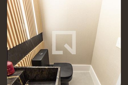 Apartamento à venda com 230m², 4 quartos e 3 vagas Apartamento à venda com 230m², 4 quartos e 3 vagasLavabo 2