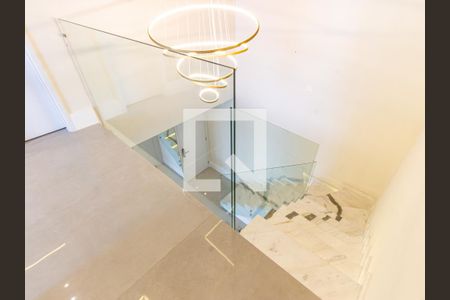 Apartamento à venda com 230m², 4 quartos e 3 vagas Apartamento à venda com 230m², 4 quartos e 3 vagasEscada e Hall