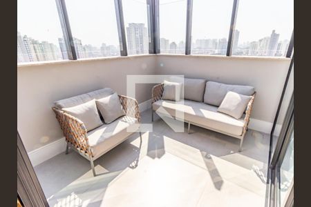 Apartamento à venda com 230m², 4 quartos e 3 vagas Apartamento à venda com 230m², 4 quartos e 3 vagasVaranda da Suíte 4