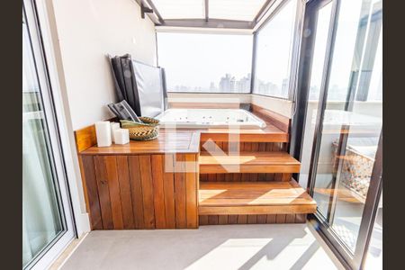 Apartamento à venda com 230m², 4 quartos e 3 vagas Apartamento à venda com 230m², 4 quartos e 3 vagasVaranda da Suíte 4