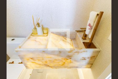 Apartamento à venda com 230m², 4 quartos e 3 vagas Apartamento à venda com 230m², 4 quartos e 3 vagasLavabo 1