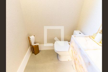 Apartamento à venda com 230m², 4 quartos e 3 vagas Apartamento à venda com 230m², 4 quartos e 3 vagasLavabo 1