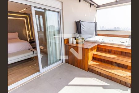 Apartamento à venda com 230m², 4 quartos e 3 vagas Apartamento à venda com 230m², 4 quartos e 3 vagasVaranda da Suíte 4