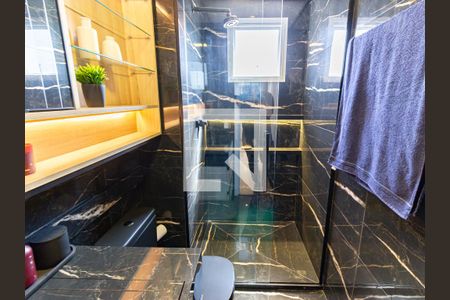 Apartamento à venda com 230m², 4 quartos e 3 vagas Apartamento à venda com 230m², 4 quartos e 3 vagasBanheiro 2 da Suíte 4