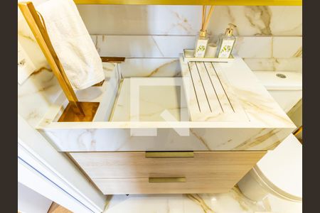 Apartamento à venda com 230m², 4 quartos e 3 vagas Apartamento à venda com 230m², 4 quartos e 3 vagasBanheiro 1 da Suíte 4