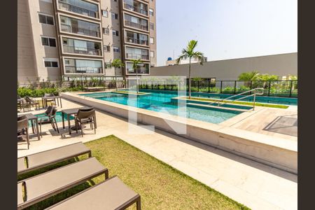 Apartamento à venda com 230m², 4 quartos e 3 vagas Apartamento à venda com 230m², 4 quartos e 3 vagasÁrea comum - Piscina