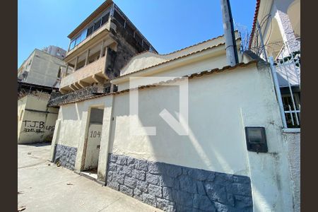 Casa à venda com 85m², 3 quartos e 1 vagaFachada