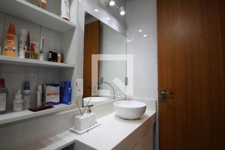 Apartamento à venda com 48m², 2 quartos e 2 vagasBanheiro Social