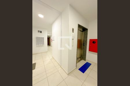 Apartamento para alugar com 56m², 2 quartos e 1 vagaHall social