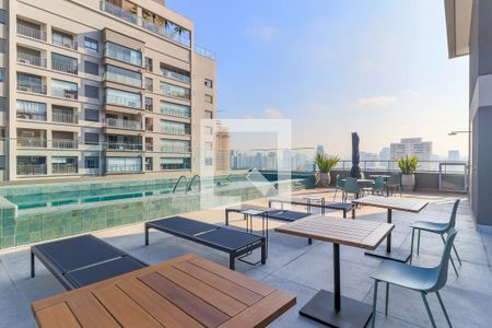 Studio à venda com 25m², 1 quarto e sem vagaÁrea comum - Piscina