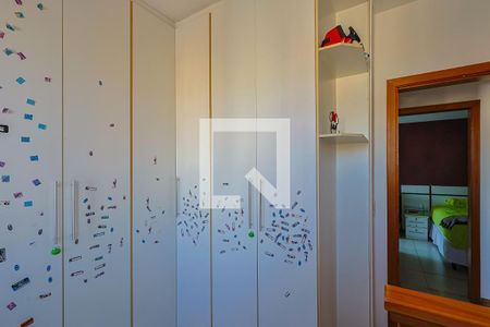 Apartamento à venda com 267m², 4 quartos e 2 vagasQuarto 2