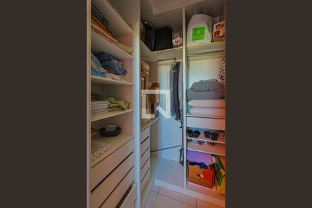 Apartamento à venda com 267m², 4 quartos e 2 vagasCloset - Quarto 4