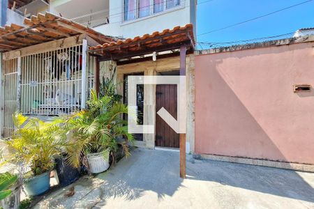 Casa à venda com 160m², 2 quartos e sem vaga Casa à venda com 160m², 2 quartos e sem vagaFachada