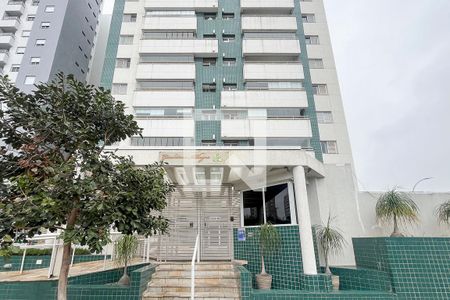 Apartamento à venda com 70m², 2 quartos e 2 vagasFachada + plaquinha