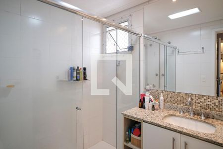 Apartamento à venda com 70m², 2 quartos e 2 vagasBanheiro da suíte