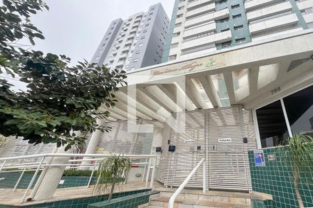 Apartamento à venda com 70m², 2 quartos e 2 vagasFachada + plaquinha