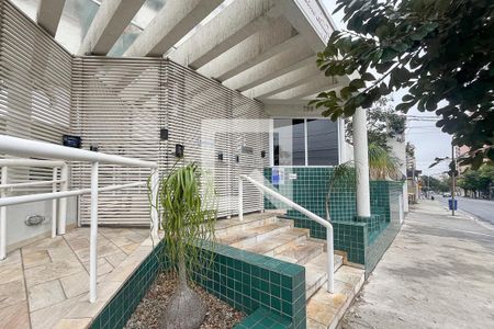 Apartamento à venda com 70m², 2 quartos e 2 vagasFachada + plaquinha