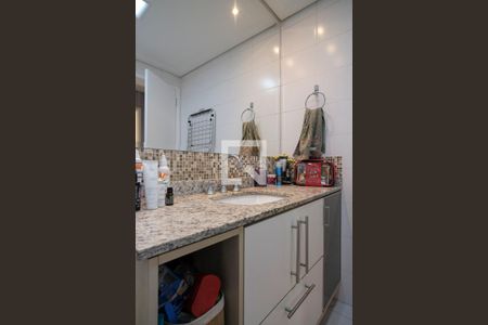 Apartamento à venda com 70m², 2 quartos e 2 vagasBanheiro da suíte