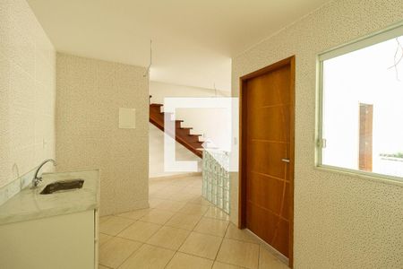 Casa de condomínio para alugar com 68m², 2 quartos e 2 vagas