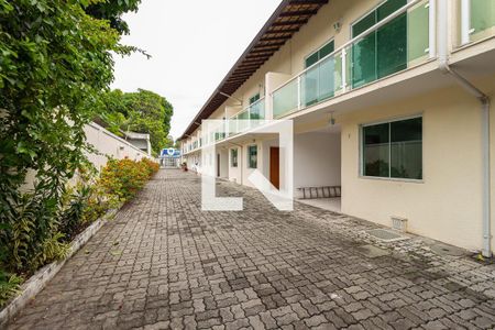 Casa de condomínio para alugar com 68m², 2 quartos e 2 vagas