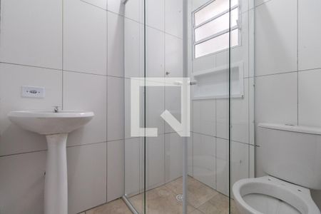 Banheiro de casa para alugar com 1 quarto, 36m² em Vila Dalila, São Paulo