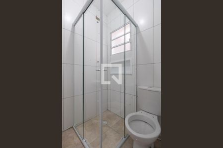 Banheiro de casa para alugar com 1 quarto, 36m² em Vila Dalila, São Paulo