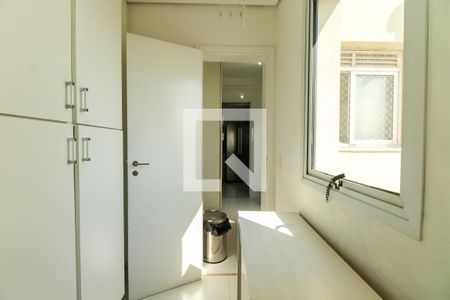 Apartamento à venda com 234m², 3 quartos e 4 vagas Apartamento à venda com 234m², 3 quartos e 4 vagasQuarto de Serviço