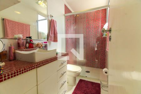 Apartamento à venda com 234m², 3 quartos e 4 vagas Apartamento à venda com 234m², 3 quartos e 4 vagasBanheiro da Suíte 2