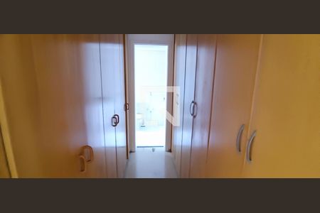 Apartamento à venda com 197m², 4 quartos e 3 vagas Apartamento à venda com 197m², 4 quartos e 3 vagasCloset da suíte 1