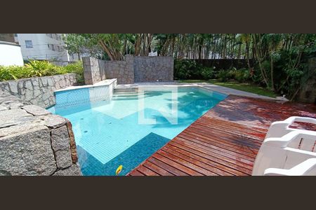 Apartamento à venda com 197m², 4 quartos e 3 vagas Apartamento à venda com 197m², 4 quartos e 3 vagasÁrea comum - Piscina