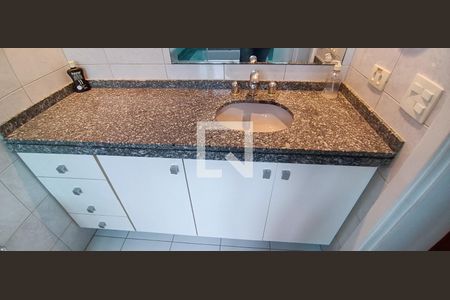 Apartamento à venda com 197m², 4 quartos e 3 vagas Apartamento à venda com 197m², 4 quartos e 3 vagasBanheiro da Suíte 1