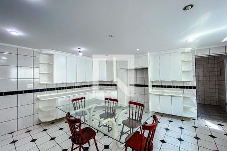 Casa à venda com 400m², 5 quartos e 5 vagasCozinha