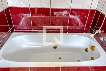 Casa à venda com 400m², 5 quartos e 5 vagasBanheiro da Suíte 2