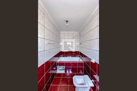 Casa à venda com 400m², 5 quartos e 5 vagasBanheiro da Suíte 2