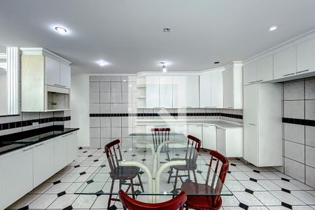 Casa à venda com 400m², 5 quartos e 5 vagasCozinha