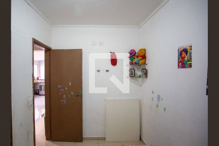 Casa à venda com 200m², 8 quartos e 2 vagas Casa à venda com 200m², 8 quartos e 2 vagasQuarto Casa 2