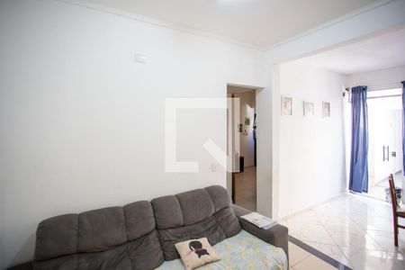 Casa à venda com 200m², 8 quartos e 2 vagas Casa à venda com 200m², 8 quartos e 2 vagasSala de TV Casa 2