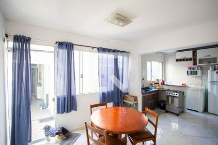 Casa à venda com 200m², 8 quartos e 2 vagas Casa à venda com 200m², 8 quartos e 2 vagasSala de Jantar Casa 2