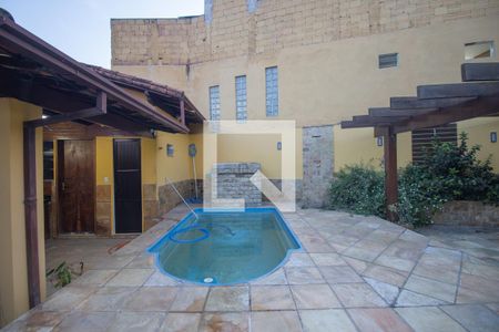 Casa para alugar com 130m², 2 quartos e 3 vagas Casa para alugar com 130m², 2 quartos e 3 vagasÁrea comum - Piscina
