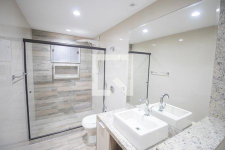 Casa para alugar com 130m², 2 quartos e 3 vagas Casa para alugar com 130m², 2 quartos e 3 vagasBanheiro da Suíte 1
