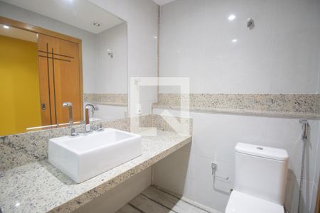 Casa para alugar com 130m², 2 quartos e 3 vagas Casa para alugar com 130m², 2 quartos e 3 vagasBanheiro
