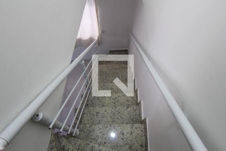 Apartamento para alugar com 74m², 2 quartos e 1 vagaEscadas