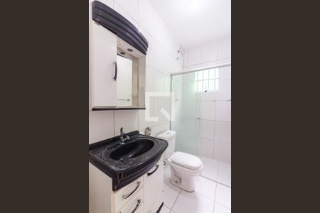 Banheiro de casa para alugar com 2 quartos, 42m² em Santa Maria, Osasco