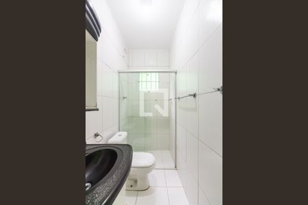 Banheiro de casa para alugar com 2 quartos, 42m² em Santa Maria, Osasco