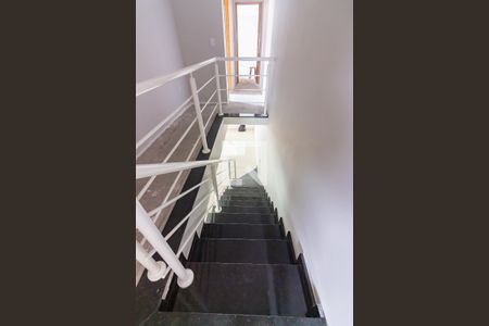 Casa à venda com 125m², 3 quartos e 4 vagasEscada