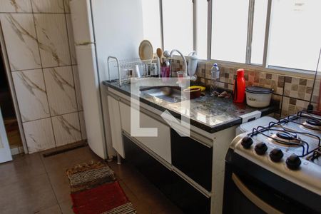 Casa à venda com 200m², 4 quartos e 3 vagas Casa à venda com 200m², 4 quartos e 3 vagasCozinha